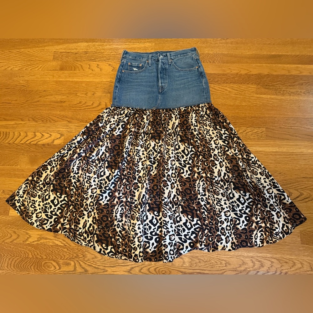 Levi's Blue and Leopard Print Maxi Skirt - Picture 6 of 13